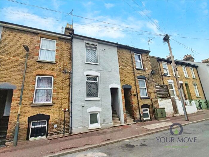 3 Bedroom Terraced House For Sale In Thorold Road, Chatham, Kent, ME5