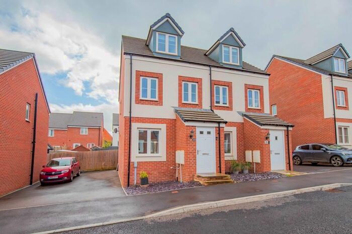 3 Bedroom Semi-Detached House To Rent In Aesop Drive, Keynsham, Bristol, BS31