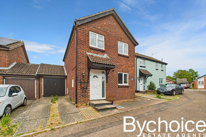 3 Bedroom Link Detached House For Sale In Orkney Close, Haverhill, Suffolk, CB9