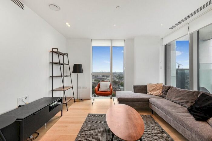 3 Bedroom Flat To Rent In City Road, London, EC1V