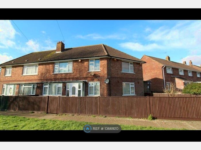 2 Bedroom Flat To Rent In Hillson Drive, Fareham, PO15
