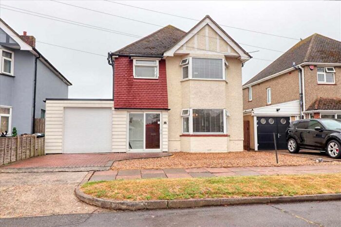 4 Bedroom Detached House For Sale In Canterbury Road, Holland On Sea, CO15