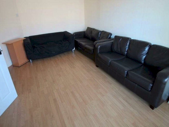 4 Bedroom House To Rent In Stanmore Street, Leeds, LS4