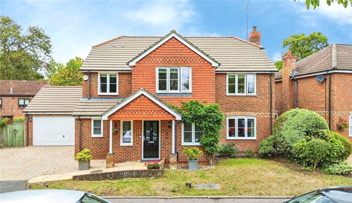 5 Bedroom Detached House For Sale In Jefferson Close, Emmer Green, Reading, Berkshire, RG4