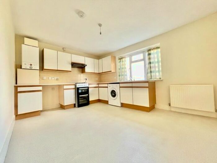 1 Bedroom Flat To Rent In Beauval Road, London, SE22