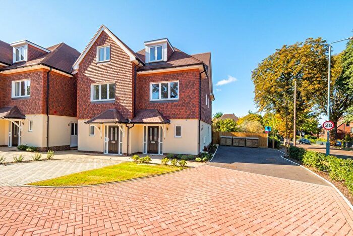 3 Bedroom End Terrace House For Sale In Rosebay Close, Cheam, Sutton, SM2