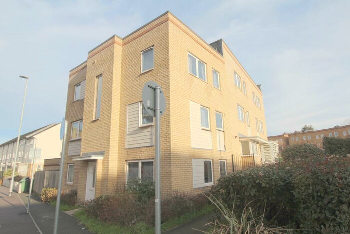 4 Bedroom Town House To Rent In Central Road Dartford, DA1