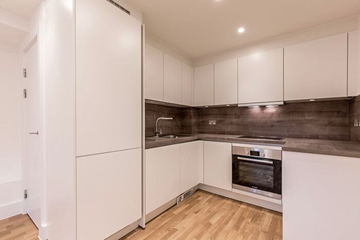 1 Bedroom Flat To Rent In Grove Road, London, N11
