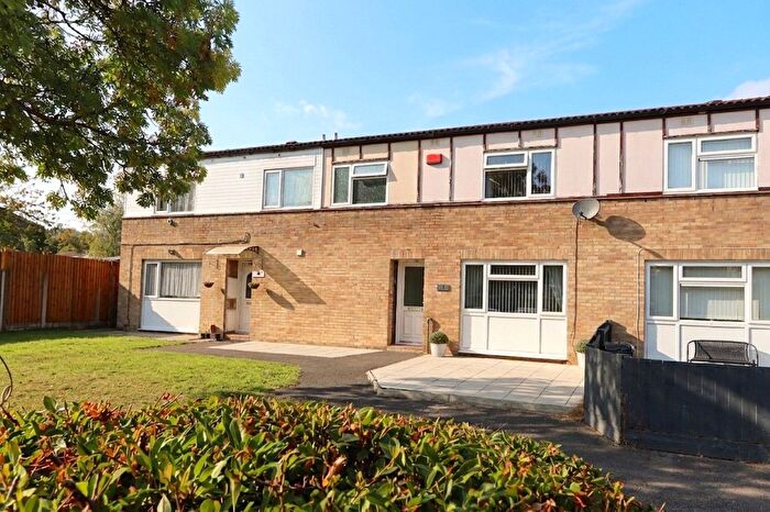 3 Bedroom Terraced House For Sale In White Alder, Stacey Bushes, MK12
