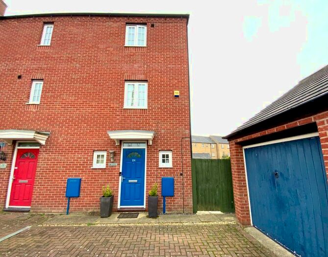 2 Bedroom End Of Terrace House To Rent In Avocet Close, Rugby, Warwickshire, 0Wu. CV23