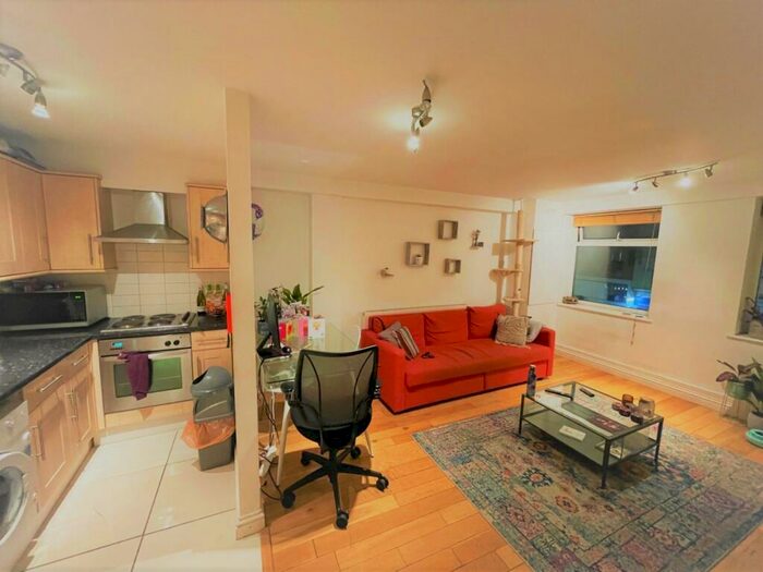 2 Bedroom Apartment To Rent In Kentish Town Road, Kentish Town, Camden, London, NW5