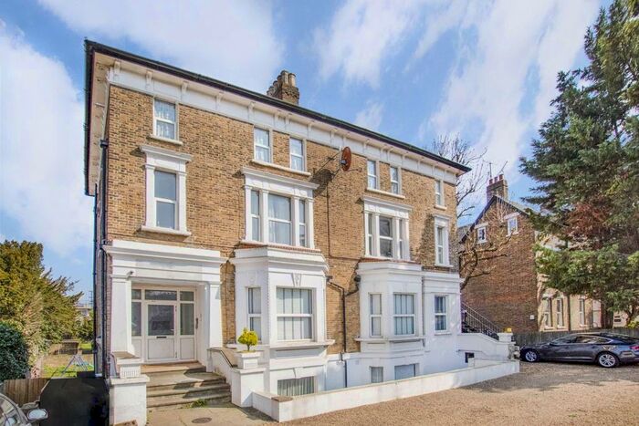 4 Bedroom Flat To Rent In Boston Manor Road, Brentford, TW8