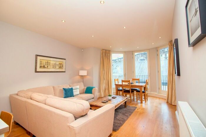 2 Bedroom Flat To Rent In Broughton Market, New Town, Edinburgh, EH3