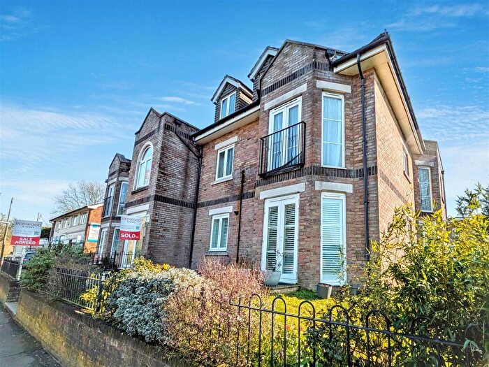 1 Bedroom Flat For Sale In Lake Lane, Barnham, PO22