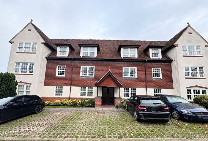 2 Bedroom Flat For Sale In Cranley Road, Guildford, GU1