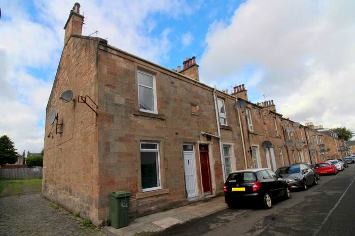 1 Bedroom Flat To Rent In Comely Place, Falkirk, FK1