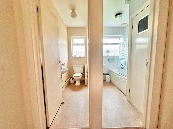 2 Bedroom Detached Bungalow For Sale In Findon Close, Bexhill-On-Sea, TN39