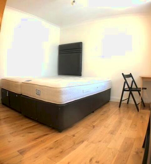 Studio To Rent In Cheniston Gardens, Kensington, London, W8