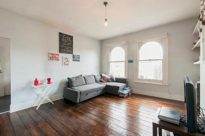 1 Bedroom Flat To Rent In Alfred Road, Poet's Corner, London, W3