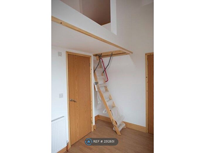 Studio To Rent In Sunninghill Rd, London, SE13