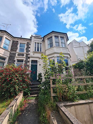 4 Bedroom Flat To Rent In Ravenswood Road – Top Floor Ref:, BS6