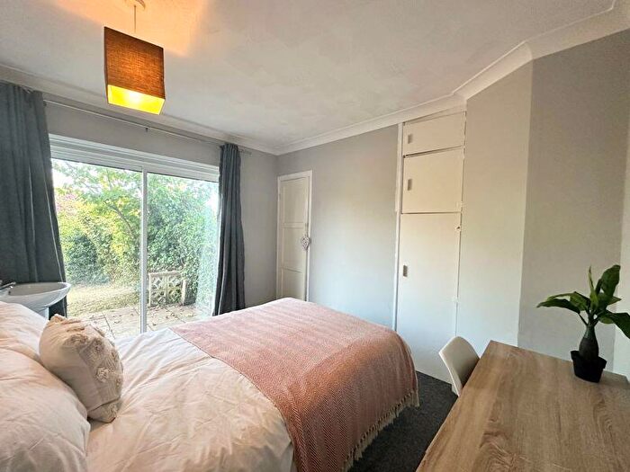 5 Bedroom Semi-Detached House To Rent In Roundway, Brighton, BN1