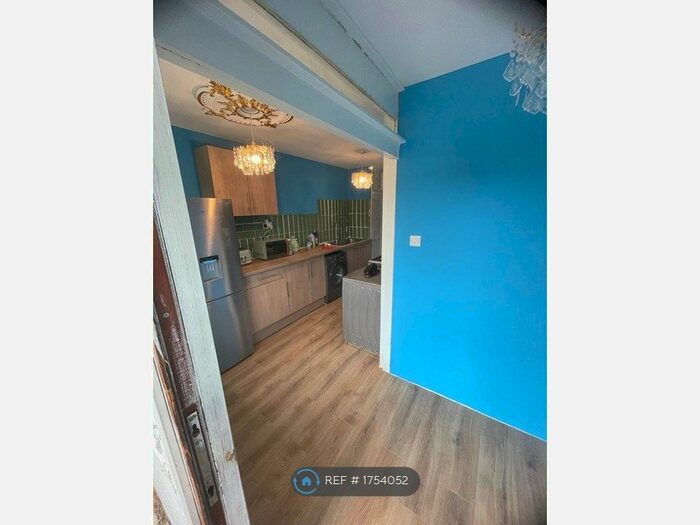 3 Bedroom Terraced House To Rent In Manor Grove, London, SE15