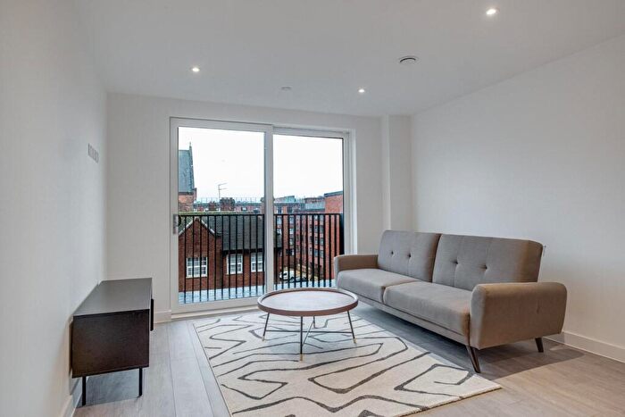 2 Bedroom Apartment To Rent In The Burj, Green Street, B12