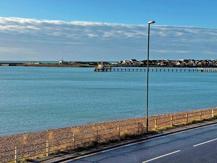 1 Bedroom Apartment For Sale In Kingston Lane, Shoreham-by-Sea, BN43