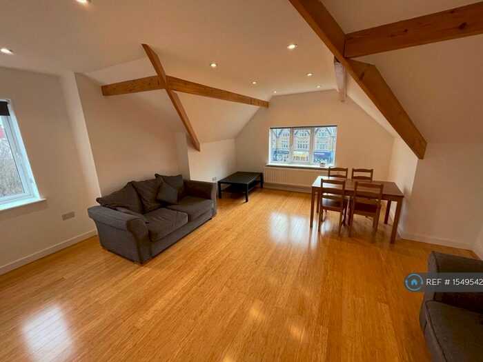 2 Bedroom Flat To Rent In Street Lane, Leeds, LS8