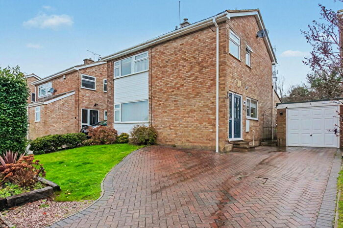 3 Bedroom Detached House For Sale In Briggs Close, Banbury, OX16