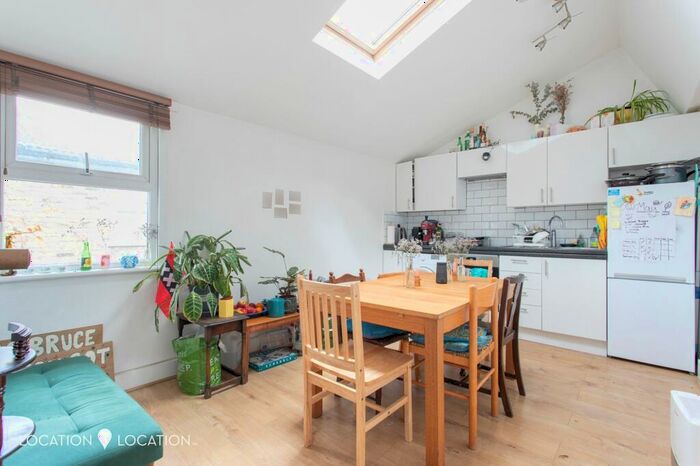 3 Bedroom Flat To Rent In Kyverdale Road, London, N16