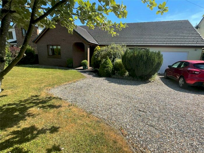 4 Bedroom Bungalow For Sale In Nantycaws, Carmarthen, Carmarthenshire, SA32