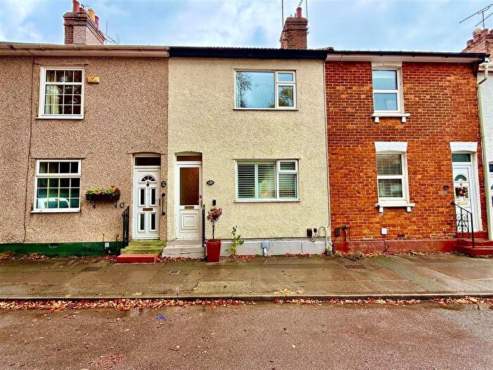 2 Bedroom Terraced House For Sale In Quarry Road, Swindon, SN1