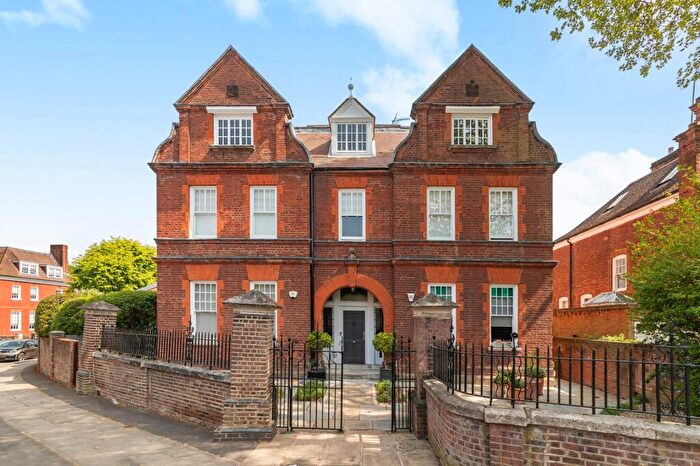 3 Bedroom Flat For Sale In Hampstead Hill Gardens, Hampstead, NW3