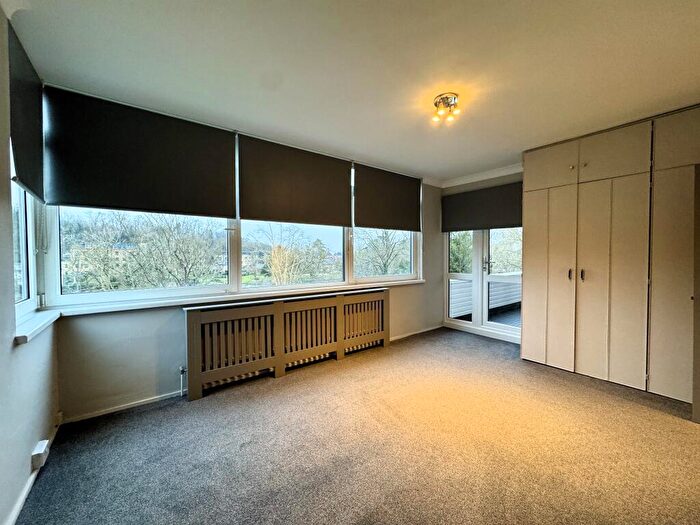 2 Bedroom Apartment To Rent In Riverside, Maidenhead, Berkshire, SL6