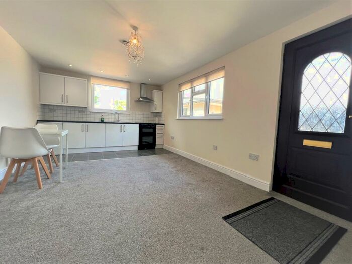 1 Bedroom House To Rent In Hoe Lane, Nazeing, Waltham Abbey, EN9