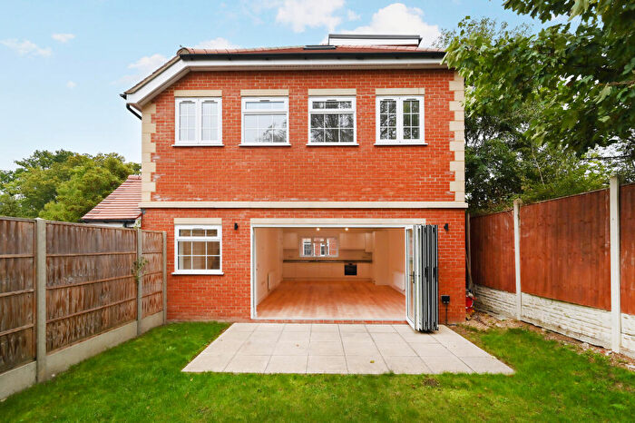 3 Bedroom Detached House For Sale In Maxwelton Close (D), London, NW7