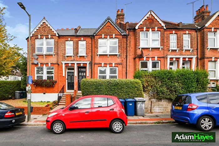 2 Bedroom Flat For Sale In Elm Park Road, Finchley, N3
