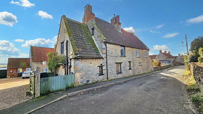 3 Bedroom Cottage For Sale In Lower Street, Great Doddington, Wellingborough, NN29