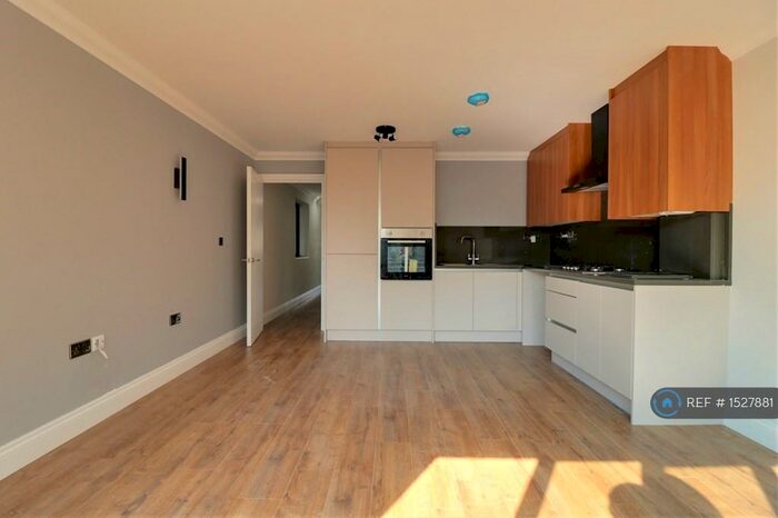 1 Bedroom Flat To Rent In Dsd House, Romford, RM6