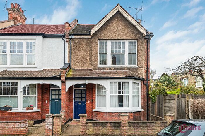 4 Bedroom End Terrace House For Sale In Oak Avenue, N8
