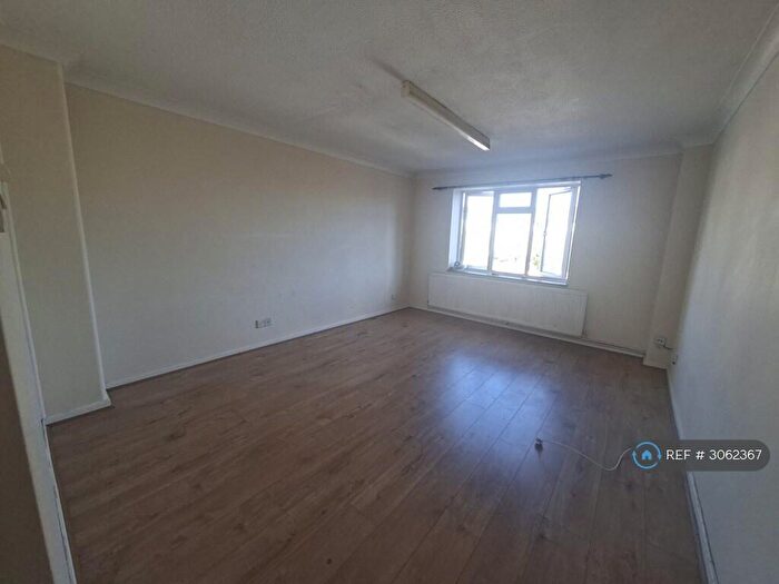 4 Bedroom Terraced House To Rent In Glenmere, Basildon, SS16