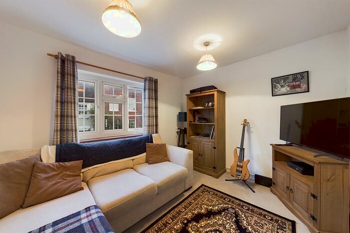 2 Bedroom Maisonette To Rent In High Street, Botley - Virtual Viewing Link Attached, SO30