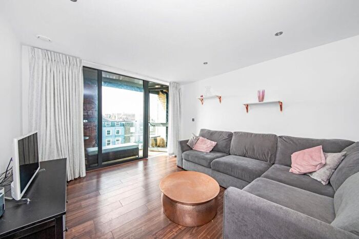 1 Bedroom Flat To Rent In Queens Road, Peckham, SE15