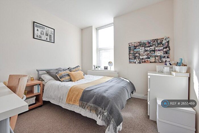 4 Bedroom Flat To Rent In Mayfair Road, Newcastle Upon Tyne, NE2