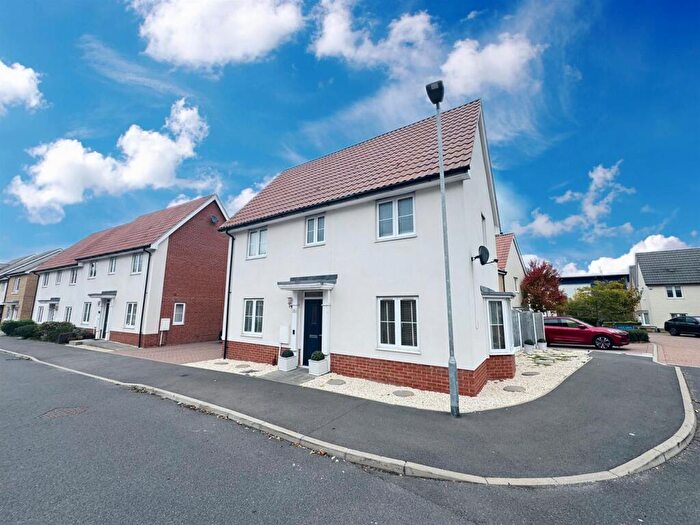3 Bedroom Detached House For Sale In Braeburn Way, Basildon, SS14