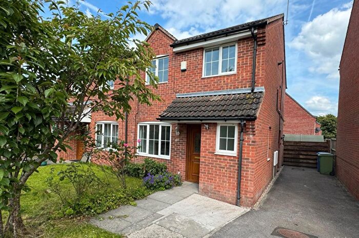 3 Bedroom Semi-Detached House To Rent In Frecheville Street, Staveley, Chesterfield, S43