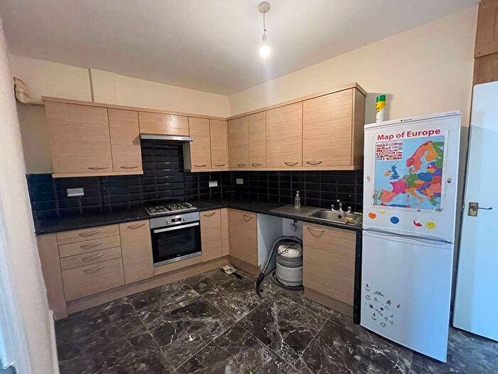 2 Bedroom Flat To Rent In West Bromwich Ringway, West Bromwich, West Midlands, B70