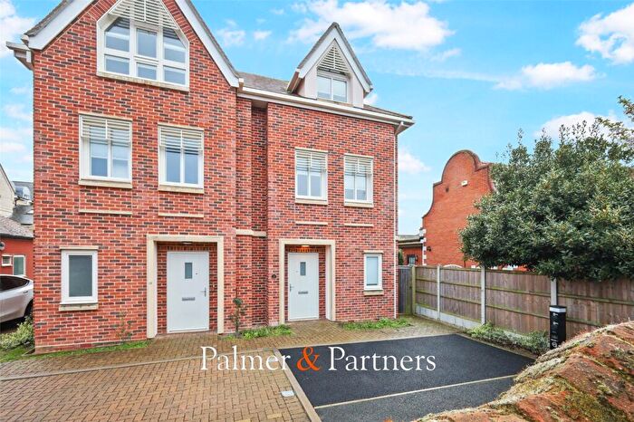 4 Bedroom Semi Detached House For Sale In Inglis Road, Lexden, Colchester, Essex, CO3